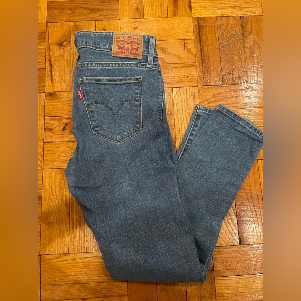 Levi’s 711 Skinny Jeans